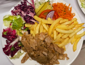 Assiette variée accompagnée de Frites